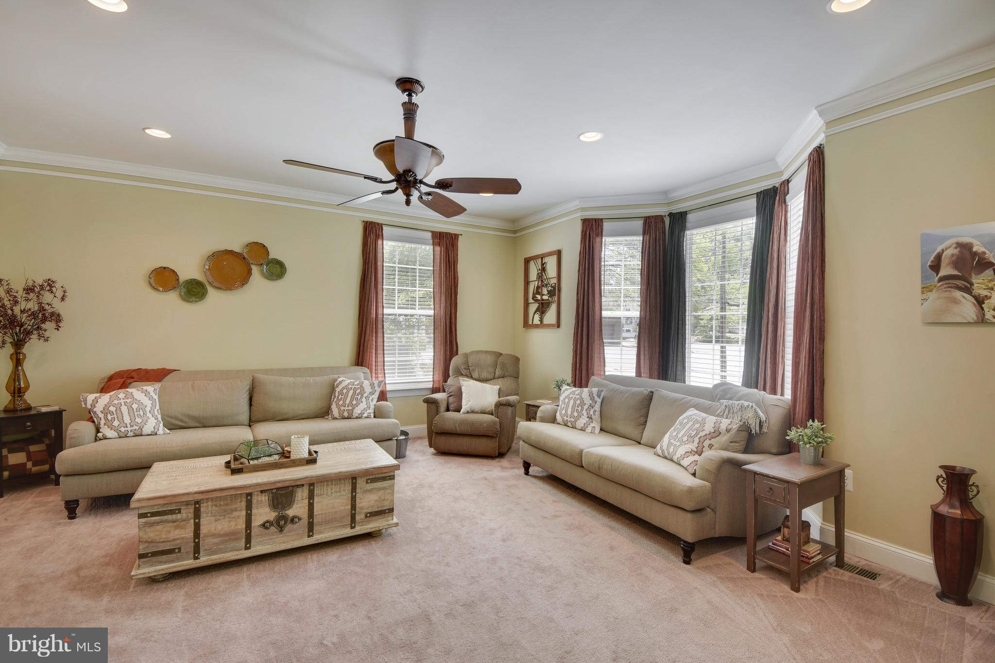 1625 Ruxton Road Edgewater, MD 21037 - Photo 10 of 30 Living Room