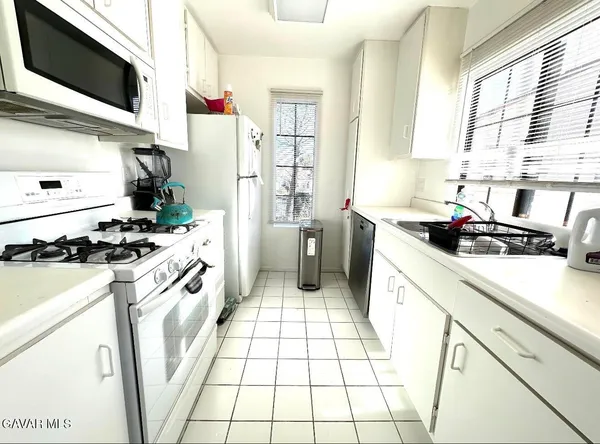 $284,900 | 2554 Olive Drive, Unit 188, Palmdale, CA 93550