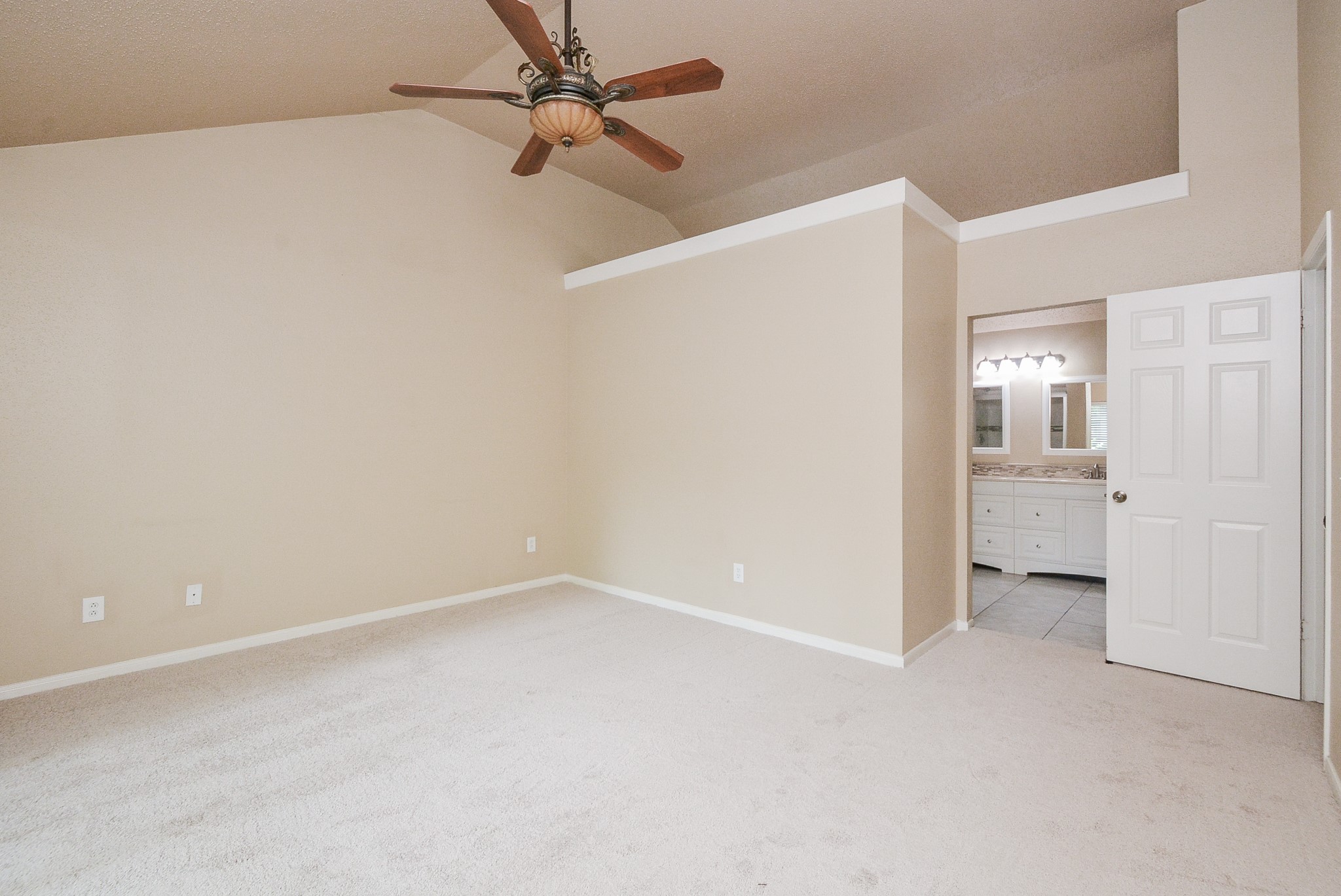 10 Ridgecross Place Spring, TX 77381 - Photo 17 of 32 a view of an empty room