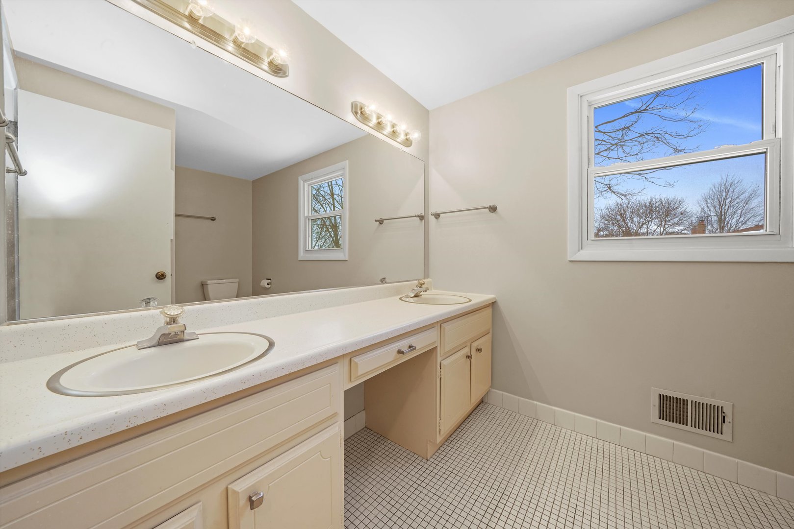 524 East Mill Valley Road Palatine, IL 60074 - Photo 15 of 22 Gallery Image 15