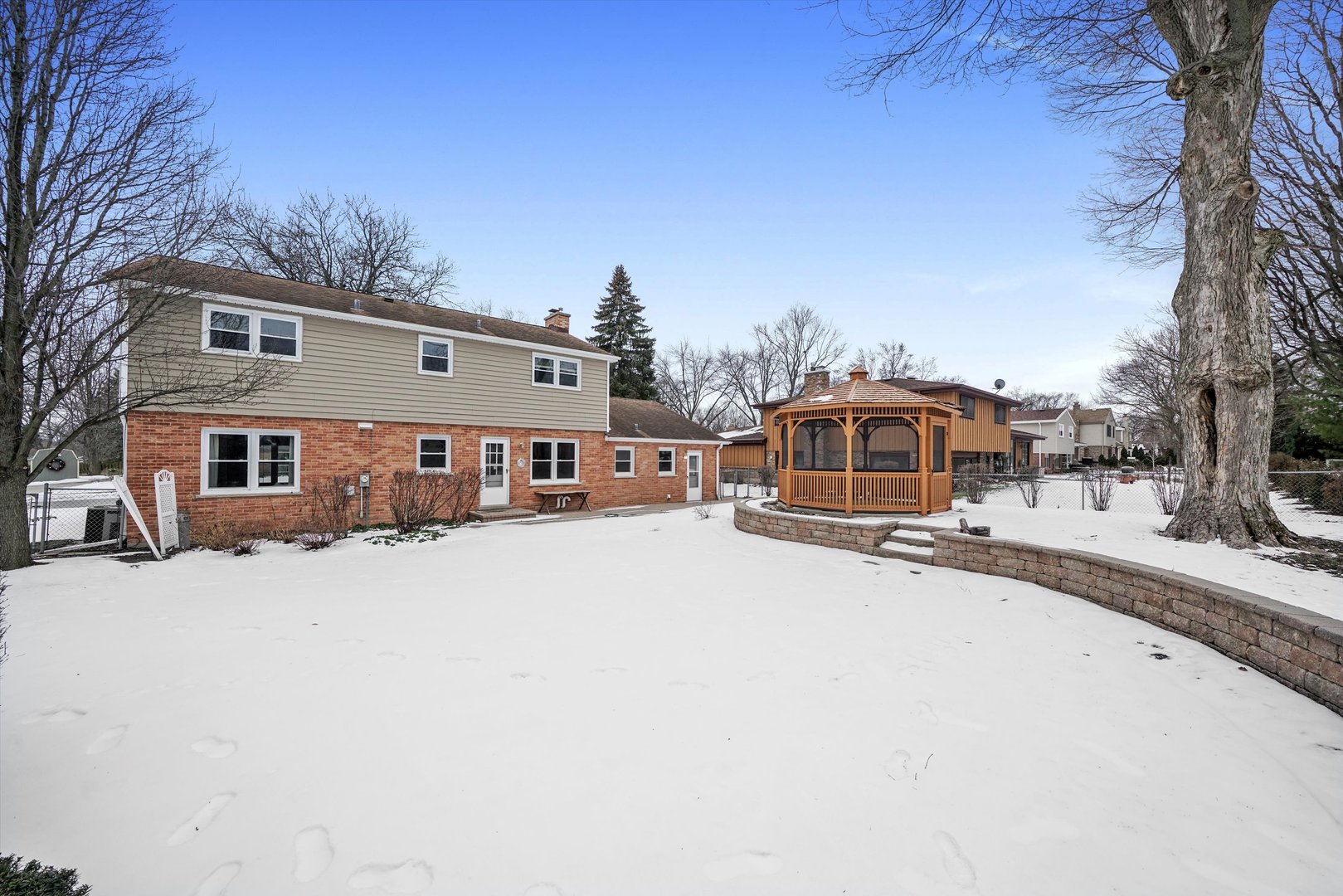 524 East Mill Valley Road Palatine, IL 60074 - Photo 17 of 22 Gallery Image 17