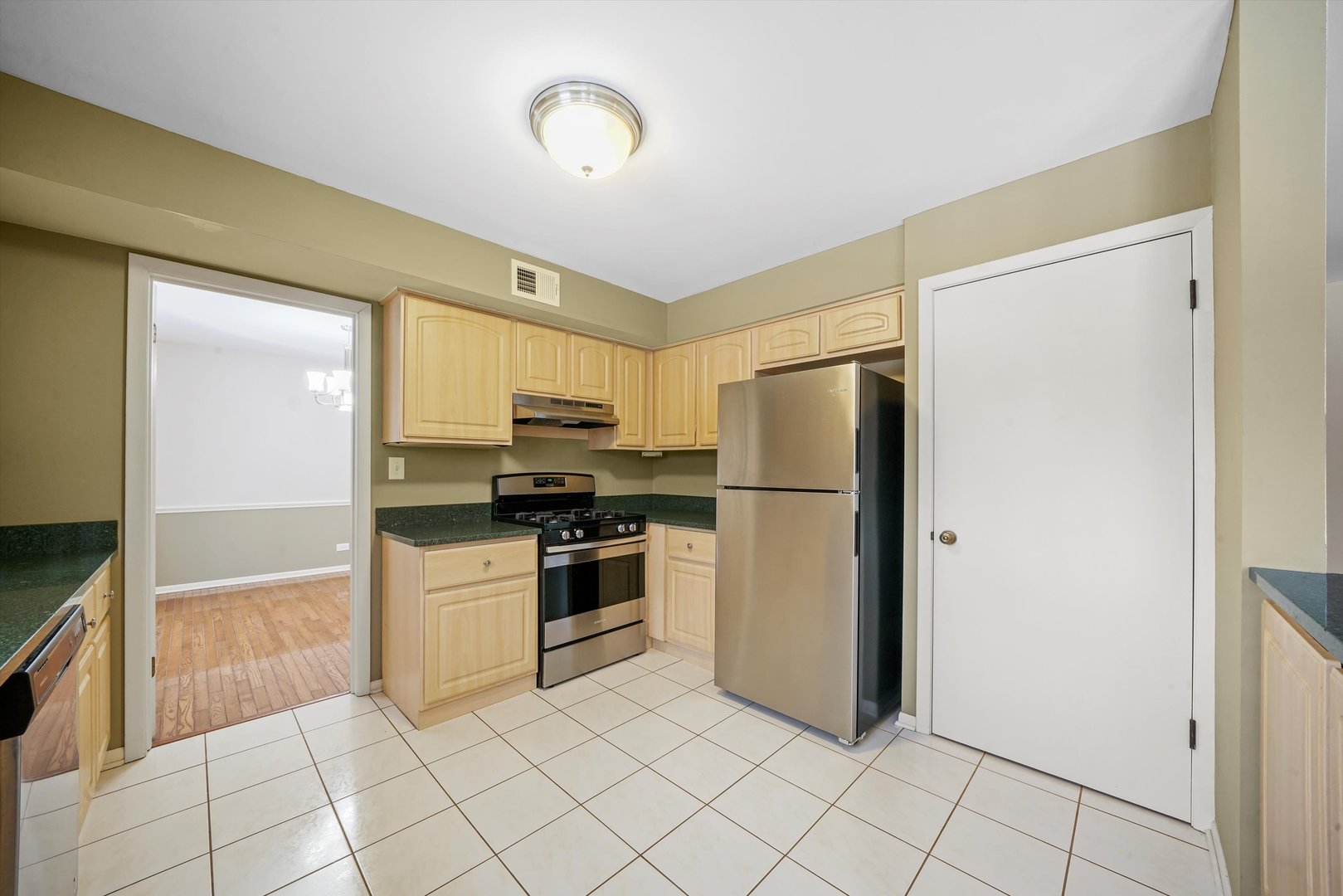 524 East Mill Valley Road Palatine, IL 60074 - Photo 7 of 22 Gallery Image 7