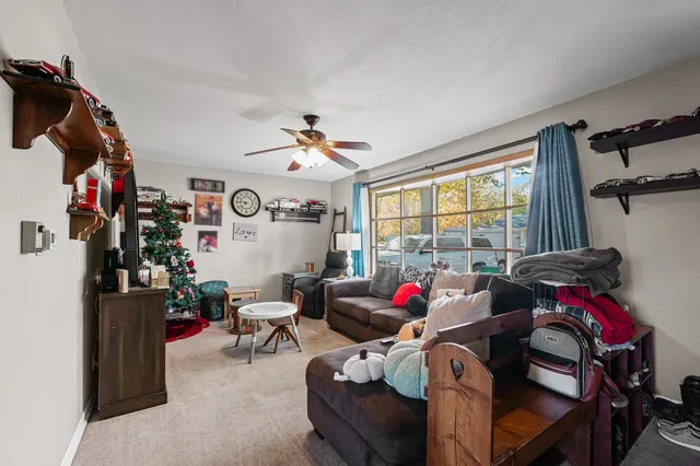 $204,900 | 903 South Longview Road, Monticello, IL 61856