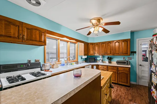 $204,900 | 903 South Longview Road, Monticello, IL 61856