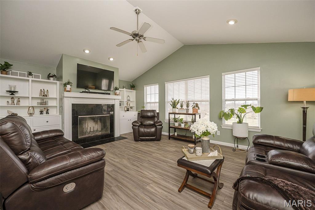 12 Riverside Court Troy, MO 63379 - Photo 3 of 42