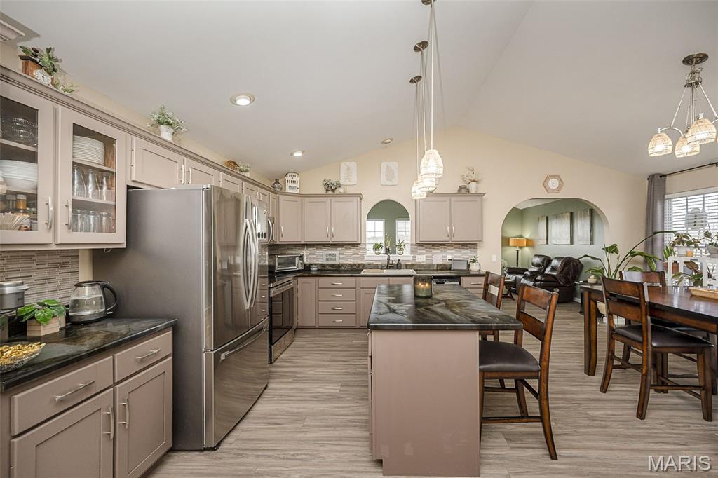12 Riverside Court Troy, MO 63379 - Photo 4 of 42