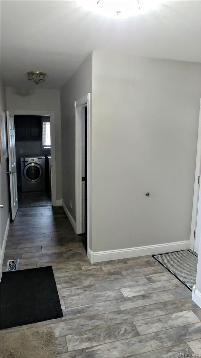 26581 Rinne Road New Boston, MI 48164 - Photo 13 of 35 MUD ROOM OFF ATTACHED GARAGE