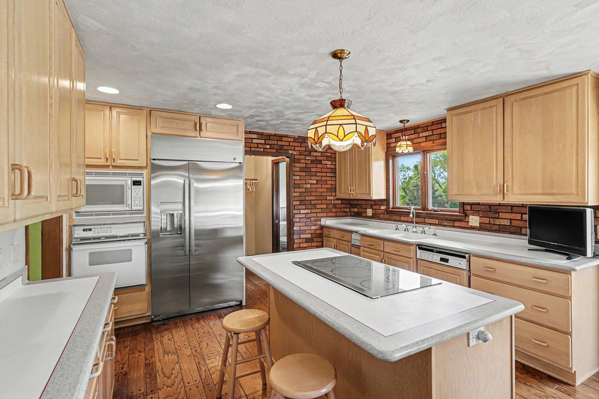 13650 Spencer Road Milford, MI 48380 - Photo 7 of 38 007_file_5262