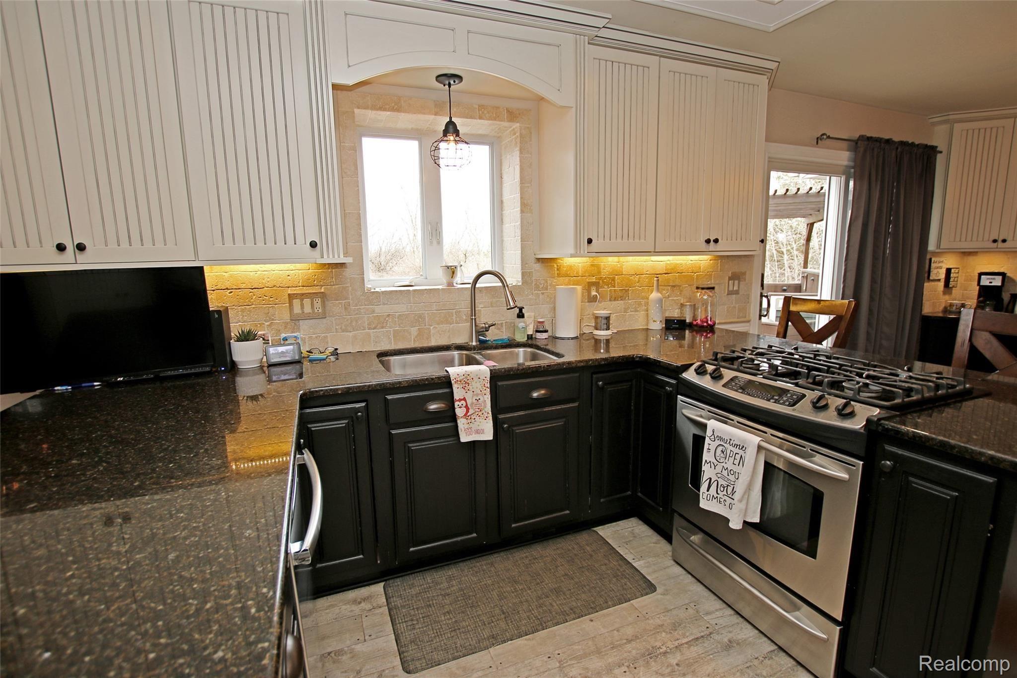 7037 Dutch Road Goodrich, MI 48438 - Photo 15 of 93 15) Kitchen.jpg