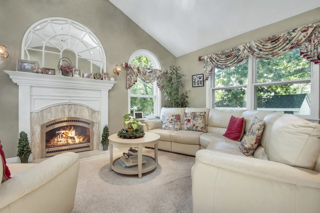 4 Rita Lane Lawrence, MA 01843 - Photo 4 of 26 Gallery Image 4
