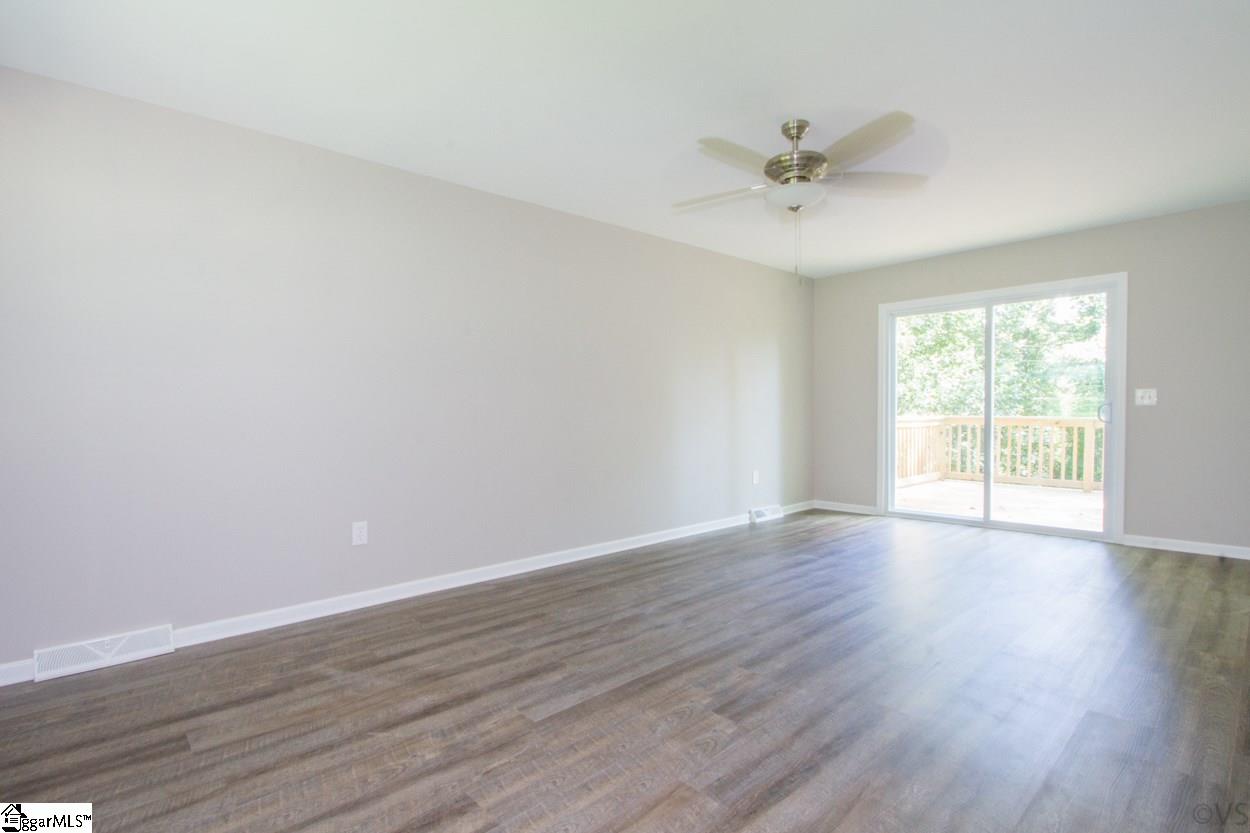 321 Jamestown Road Easley, SC 29640 - Photo 4 of 30