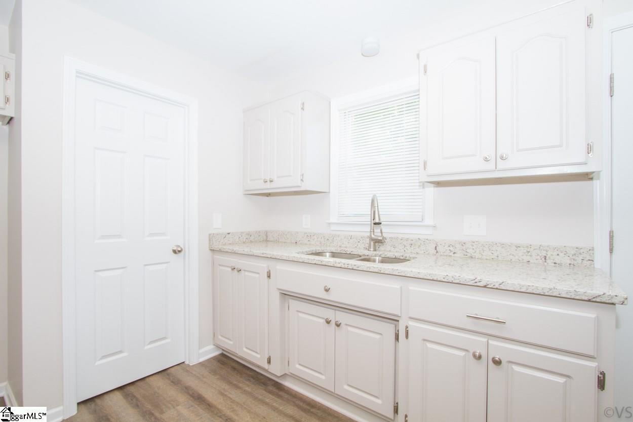 321 Jamestown Road Easley, SC 29640 - Photo 6 of 30
