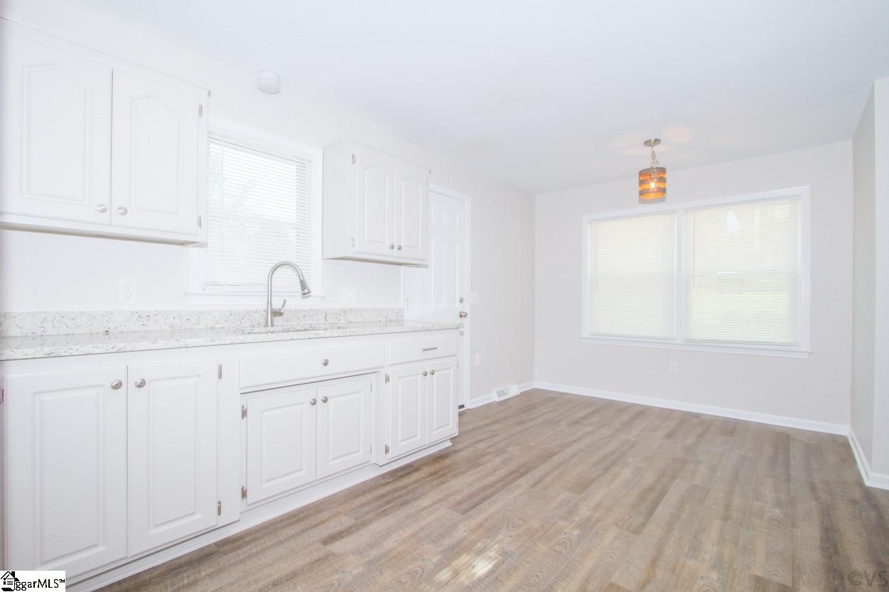 321 Jamestown Road Easley, SC 29640 - Photo 7 of 30