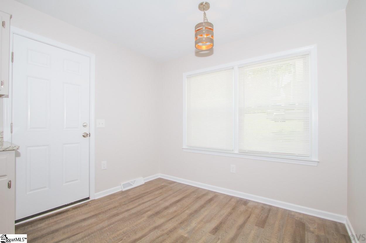 321 Jamestown Road Easley, SC 29640 - Photo 8 of 30