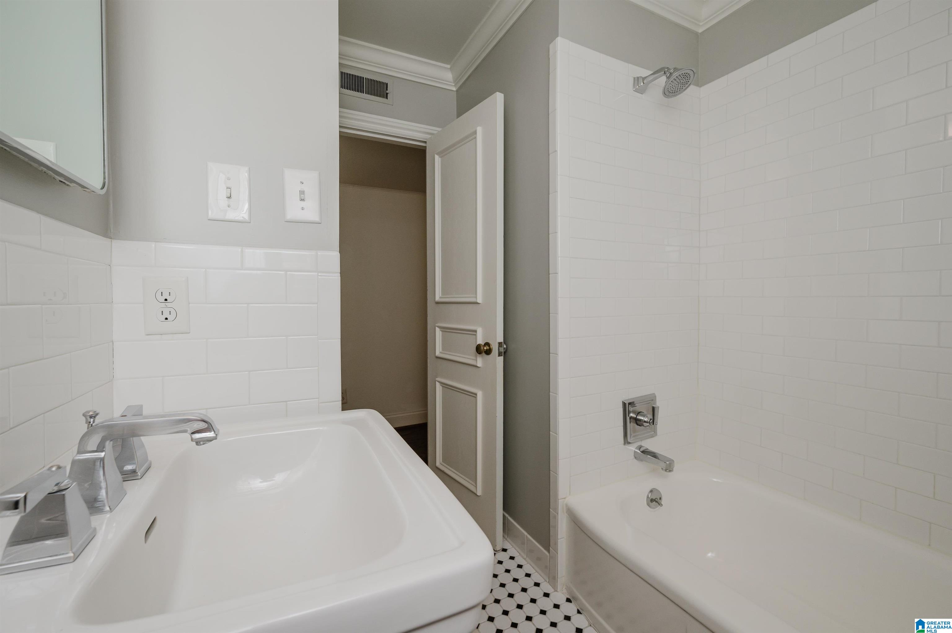 4044 Meadowview Circle Birmingham, AL 35243 - Photo 35 of 48