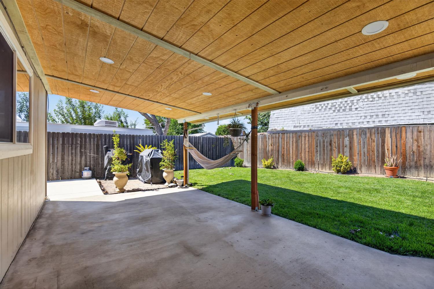 4913 Ruger Court Sacramento, CA 95842 - Photo 21 of 36