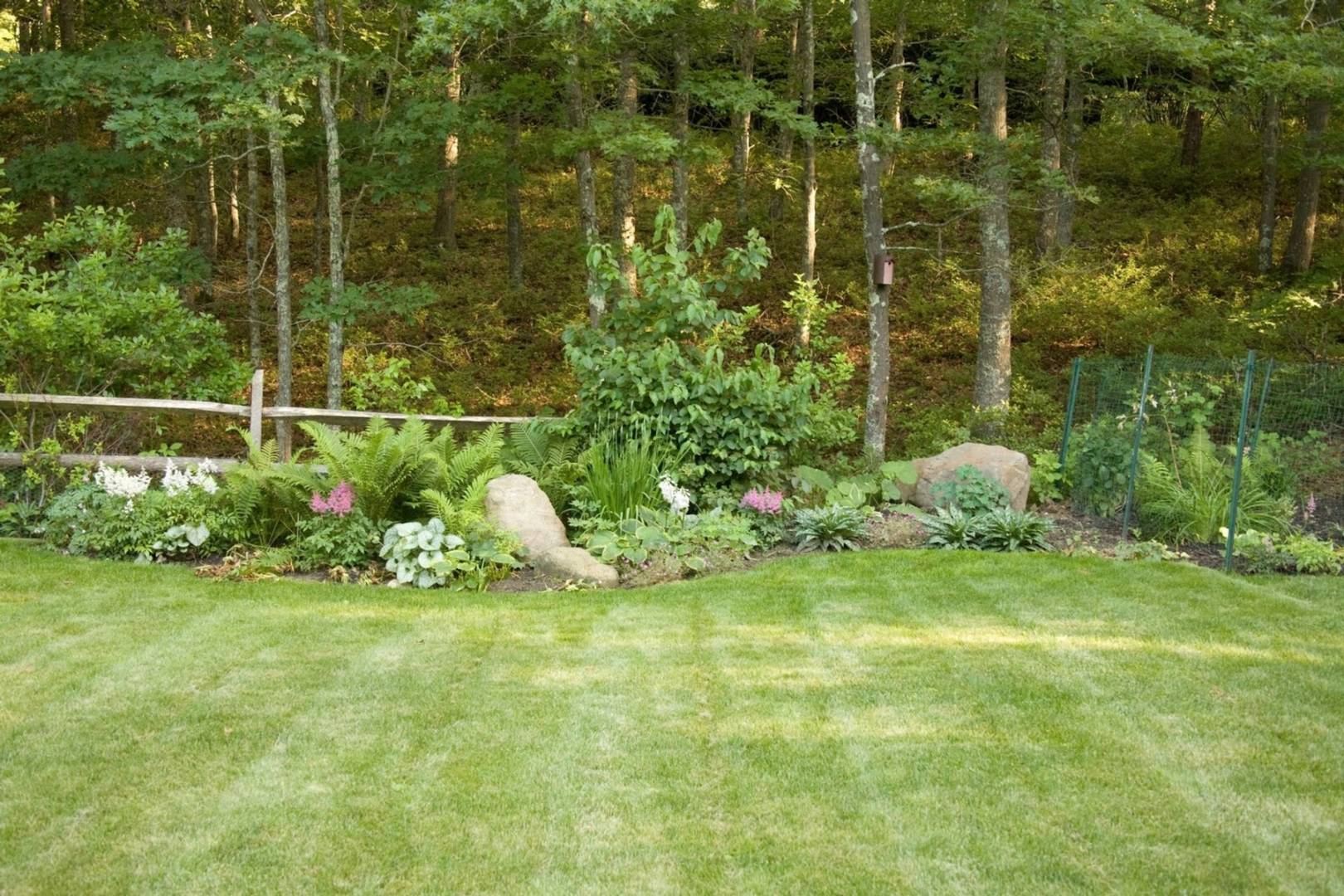 7 Bridge Hill Lane Bridgehampton, NY 11963 - Photo 16 of 16 a garden view