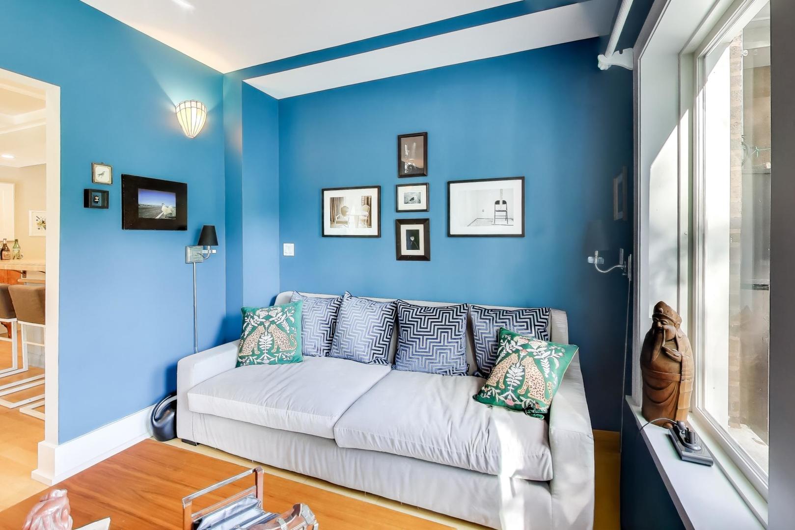 823 Jackson Avenue River Forest, IL 60305 - Photo 19 of 60 a bedroom with a bed and a flat screen tv