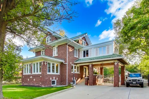 $1,950,000 | 823 Jackson Avenue, River Forest, IL 60305