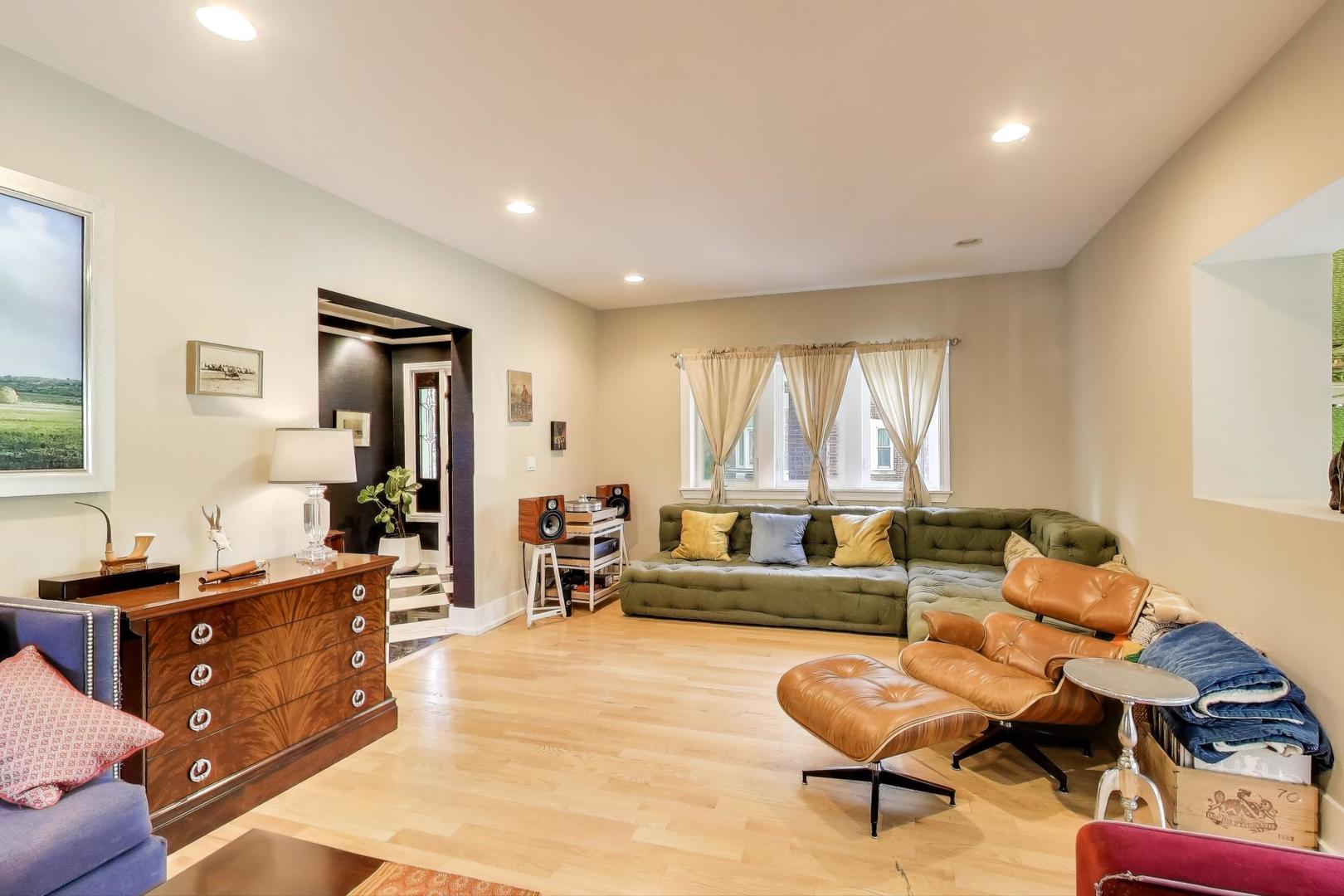 823 Jackson Avenue River Forest, IL 60305 - Photo 9 of 60 a living room with furniture and a large window