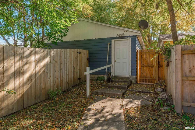 $150,000 | 455 8th Street, Lincoln, IL 62656