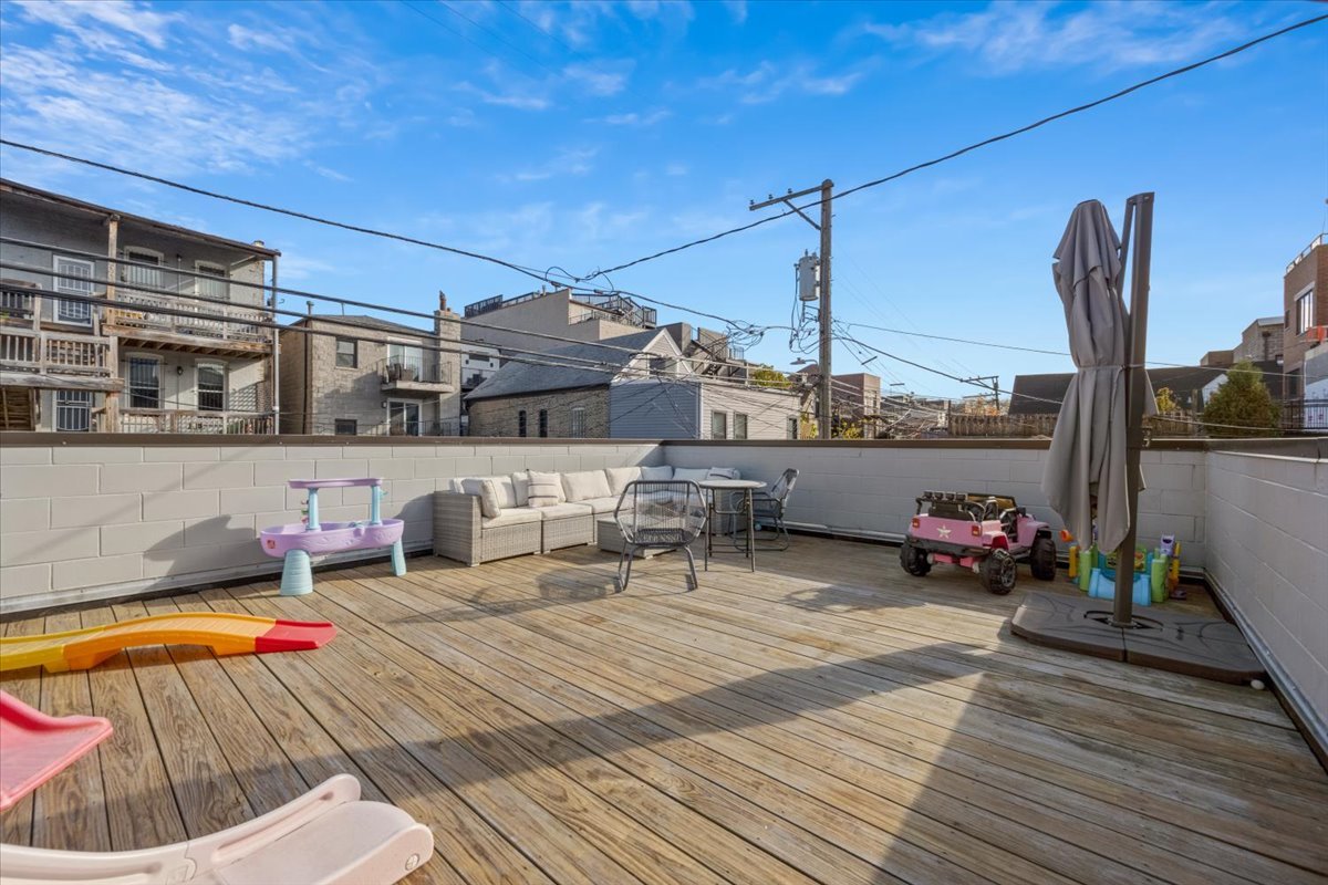 951 North Winchester Avenue, Unit 1 Chicago, IL 60622 - Photo 26 of 28 a outdoor space with furniture