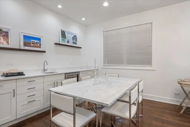 $850,000 | 951 North Winchester Avenue, Unit 1, Chicago, IL 60622