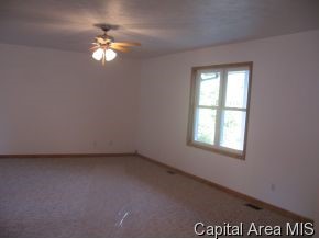 907 Rutledge Street Pawnee, IL 62558 - Photo 3 of 5