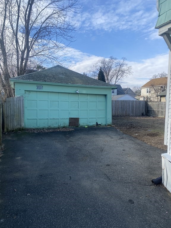 76-78 Ardmore Street Springfield, MA 01104 - Photo 4 of 20 a view of a backyard