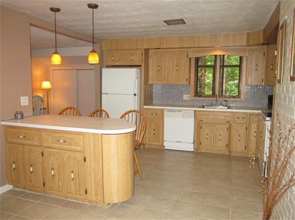 44 Clarissa Road Chelmsford, MA 01824 - Photo 7 of 18 Gallery Image 7