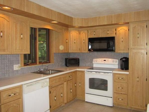 44 Clarissa Road Chelmsford, MA 01824 - Photo 8 of 18 Gallery Image 8