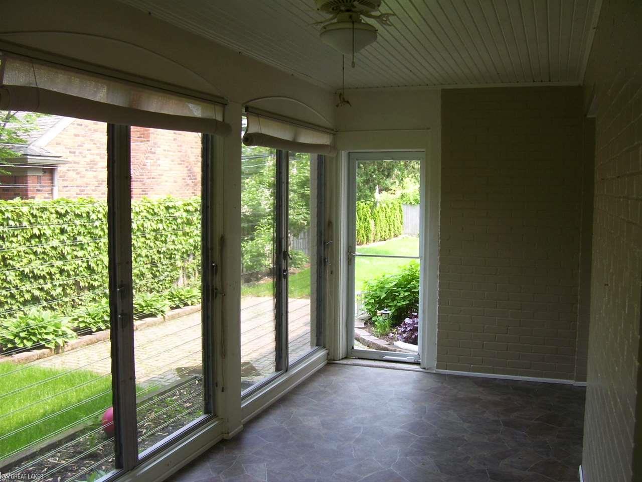 680 Hampton Road Grosse Pointe, MI 48236 - Photo 32 of 44 31382028-32.JPG