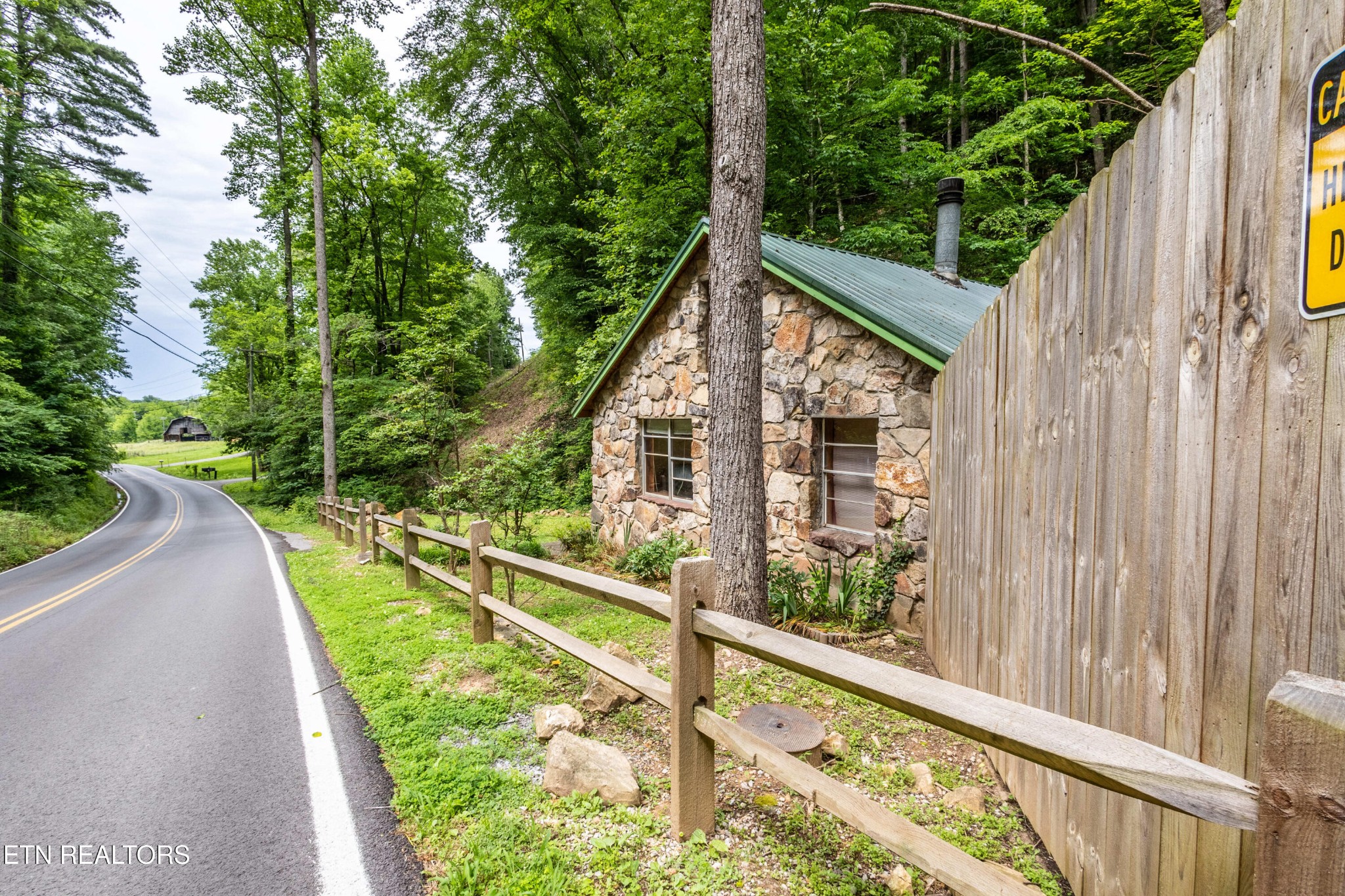 607 Rush Branch Road Pigeon Forge, TN 37863 - Photo 16 of 20