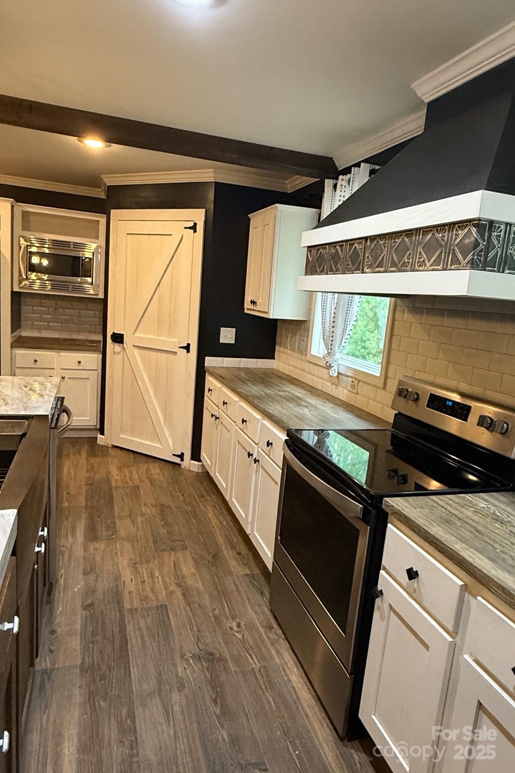 824 Dillsboro Road Sylva, NC 28779 - Photo 2 of 23