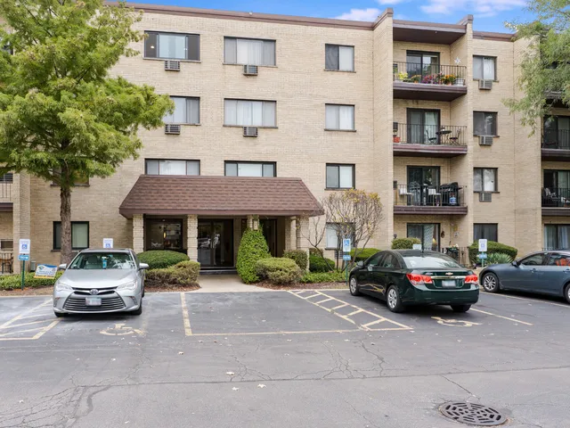 $224,999 | 7211 Wolf Road, Unit 301A, Indian Head Park, IL 60525