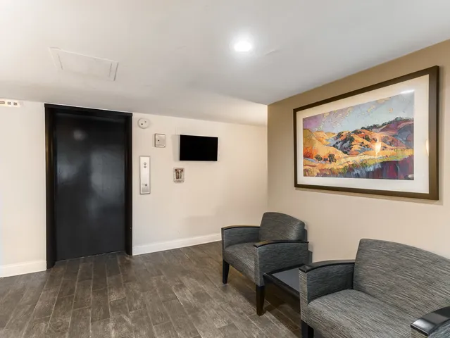 $224,999 | 7211 Wolf Road, Unit 301A, Indian Head Park, IL 60525