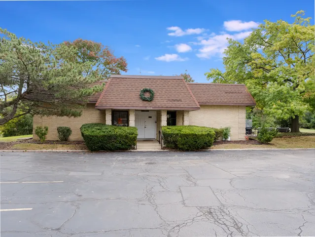 $224,999 | 7211 Wolf Road, Unit 301A, Indian Head Park, IL 60525