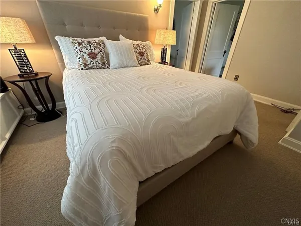 $2,300 | 167 East Genesee Street, Unit 3, Skaneateles, NY 13152