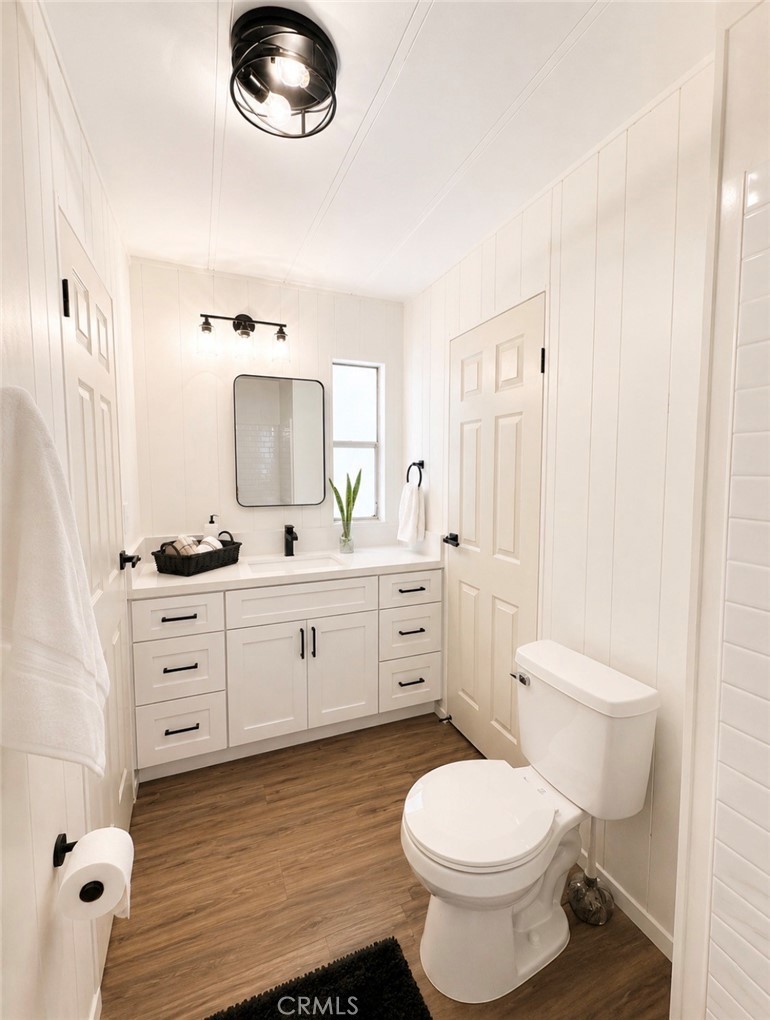 9391 California Avenue, Unit 109 Riverside, CA 92503 - Photo 21 of 24 Guest Bathroom