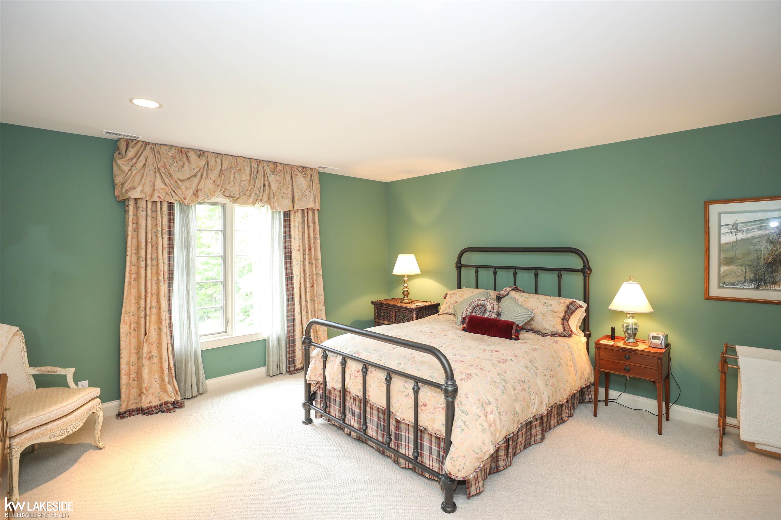 2000 Touraine Drive Rochester, MI 48306 - Photo 40 of 74