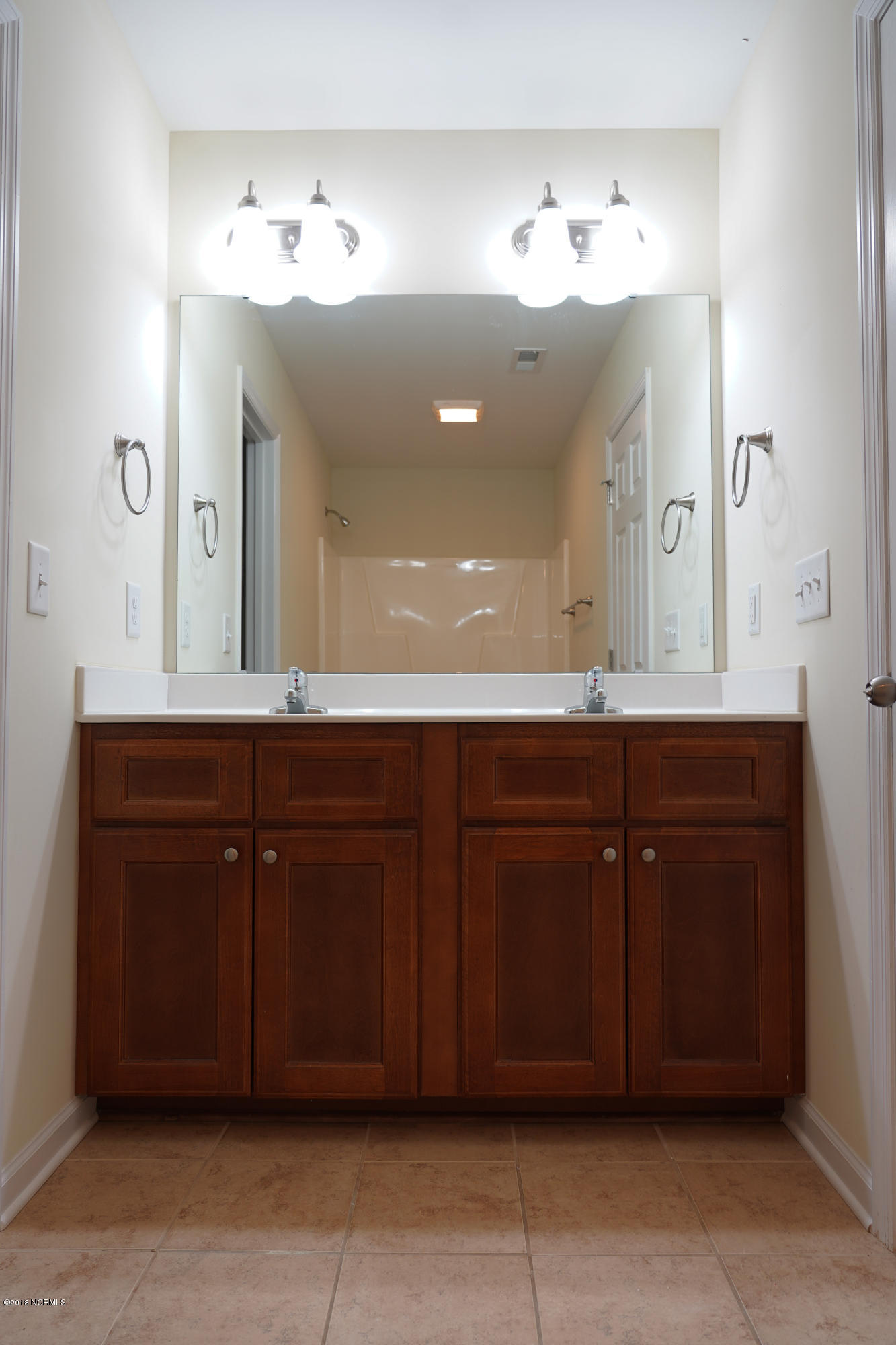 403 Ridgeway Lane Holly Ridge, NC 28445 - Photo 26 of 35 Masterbath