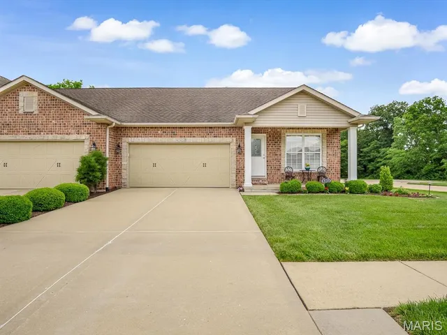 $325,000 | 928 Alecia Drive, Waterloo, IL 62298