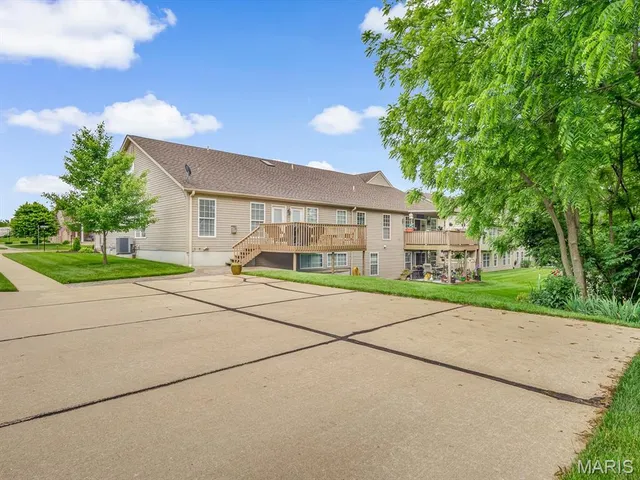 $325,000 | 928 Alecia Drive, Waterloo, IL 62298