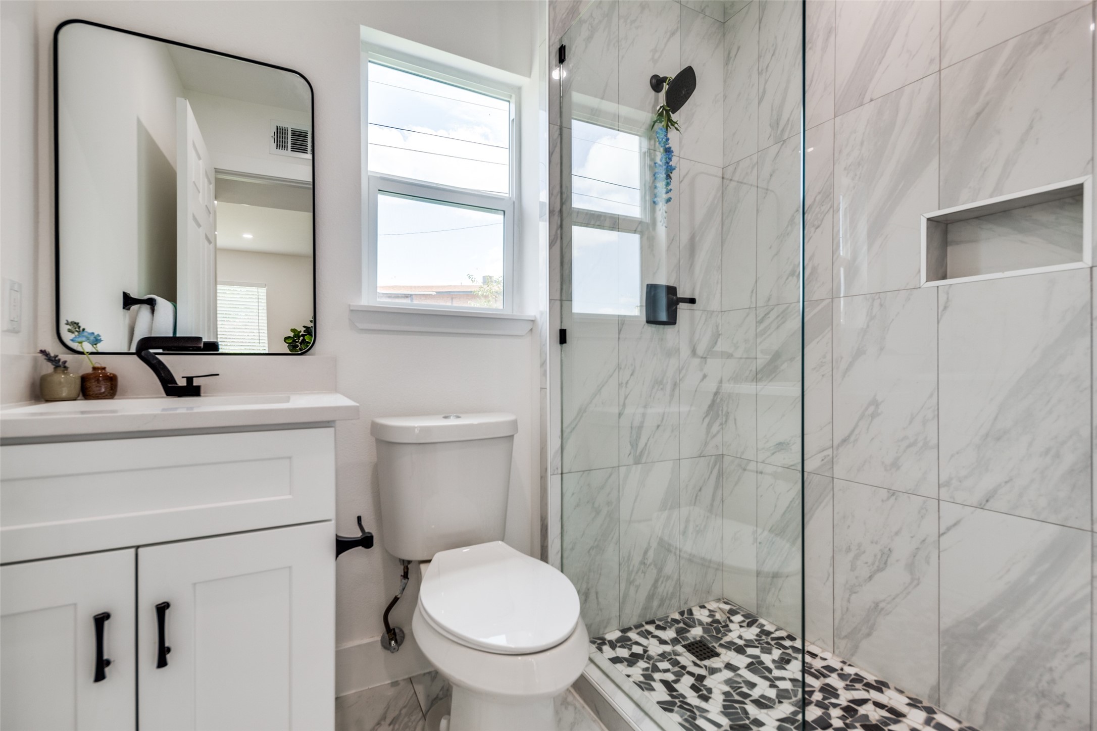 1200 East 52nd Street, Unit 204 Austin, TX 78723 - Photo 10 of 22