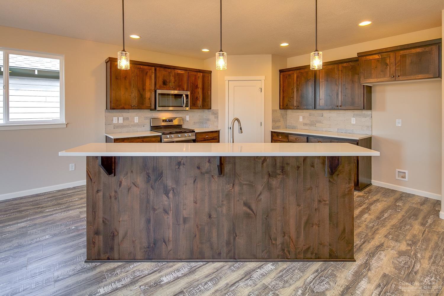 641 Northwest Rimrock Drive Redmond, OR 97756 - Photo 8 of 23 Additional Photo