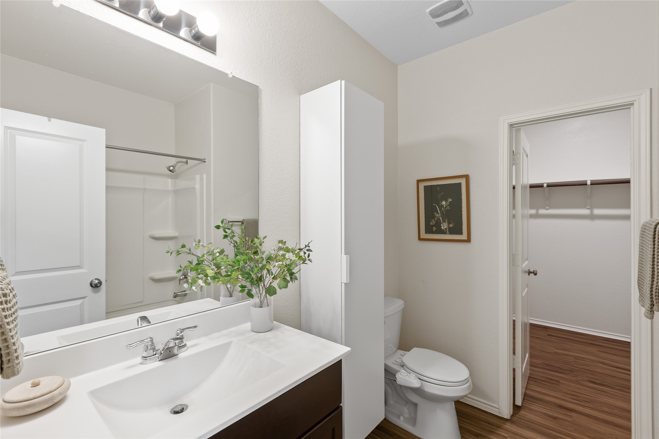 7101 Spirit Hill Road Austin, TX 78744 - Photo 18 of 40 Primary en-suite with a HUGE walk-in closet