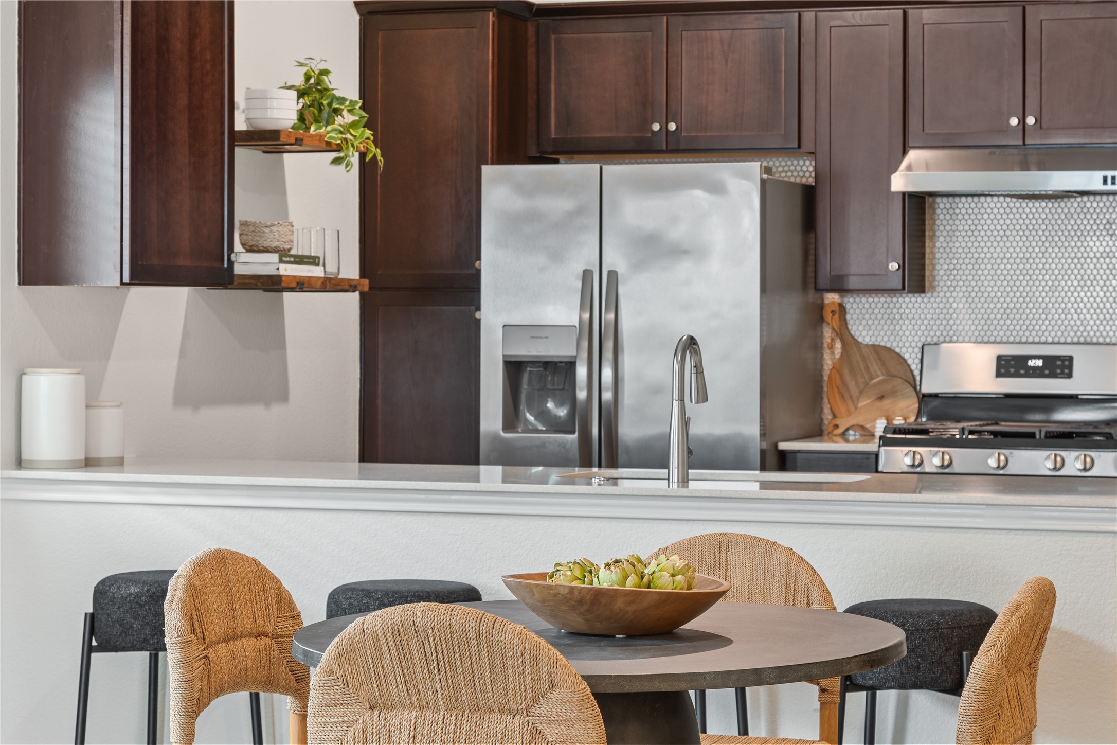 7101 Spirit Hill Road Austin, TX 78744 - Photo 4 of 40 Lovely kitchen!