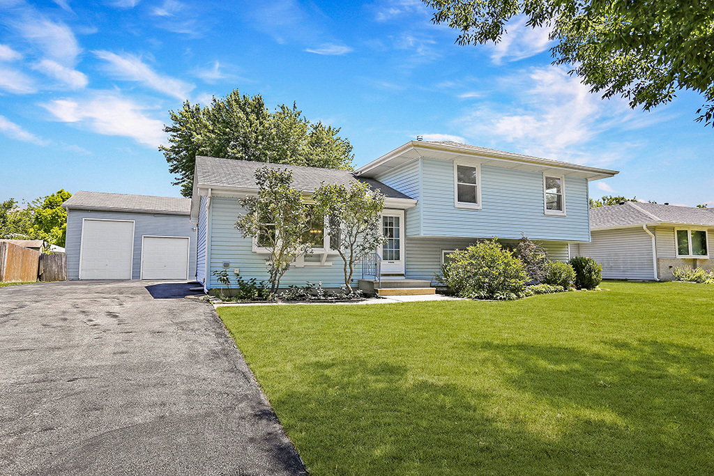 2702 Ruth Fitzgerald Drive Plainfield, IL 60586 - Photo 1 of 19 Gallery Image 1