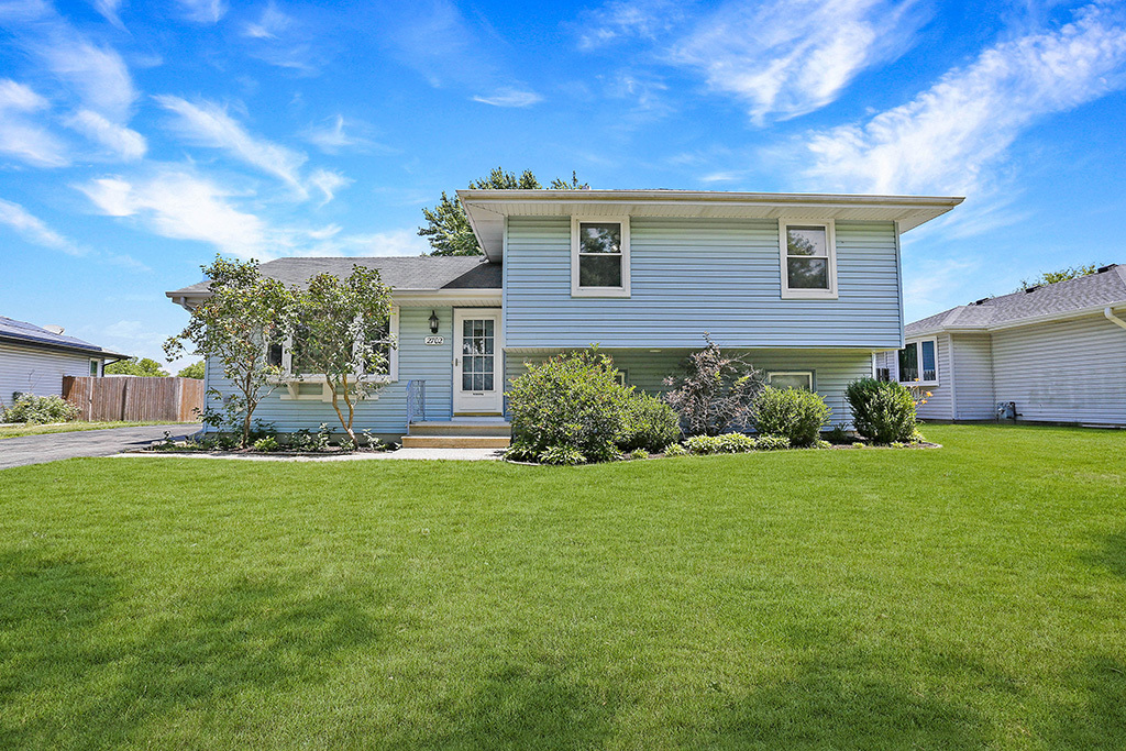 2702 Ruth Fitzgerald Drive Plainfield, IL 60586 - Photo 2 of 19 Gallery Image 2