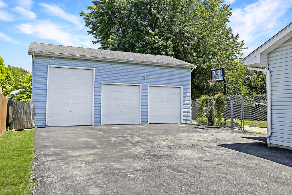 2702 Ruth Fitzgerald Drive Plainfield, IL 60586 - Photo 3 of 19 Gallery Image 3